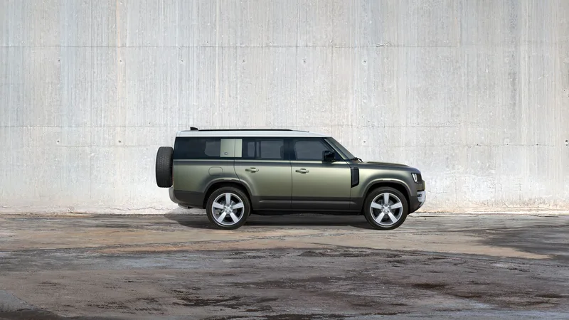 Land Rover Defender 130 exterior