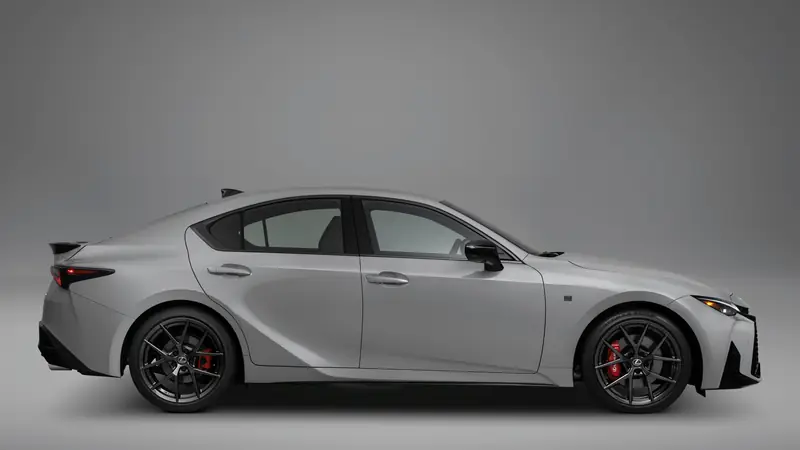 Lexus IS exterior