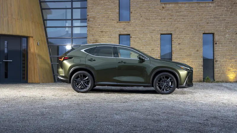 Lexus NX exterior