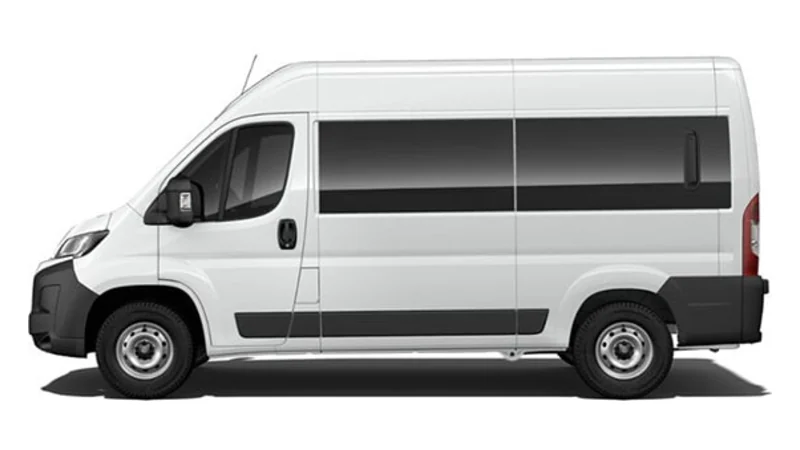 Opel Movano Minibus exterior